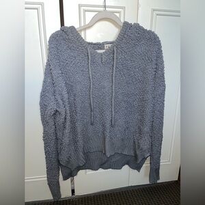 Oversized grey knit sweatshirt. Size M